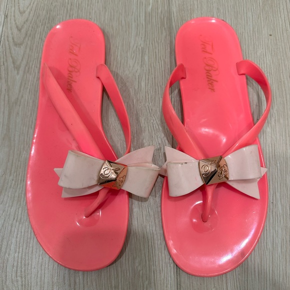 Ted Baker Flip Flops (Size on shoe is UK size 6 which is US size 8) - Picture 1 of 4